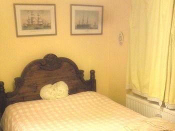 Colchester City Cottage Bagian luar foto